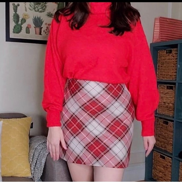 H&M A-Line Red Plaid Skirt - Picture 6 of 6